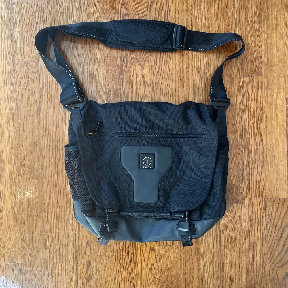 Tumi Tech Messenger Bag - 57012D